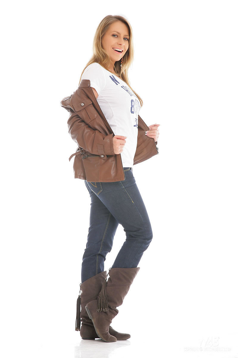 Маргаритка, 22 года, 1 размер груди